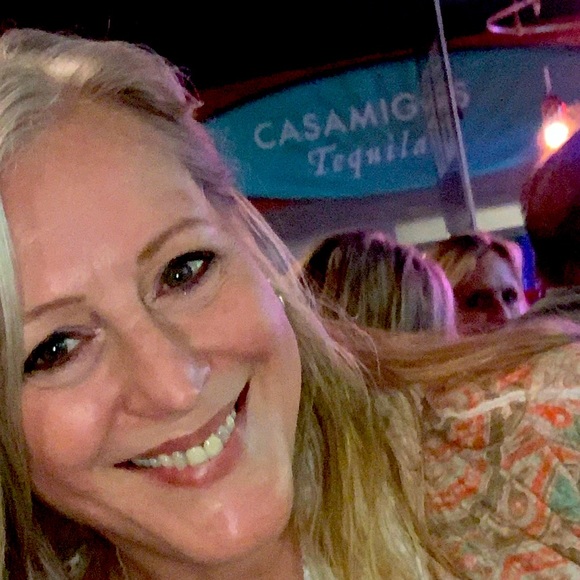 Meet your Posher, Gabbriella - Picture 1 of 4